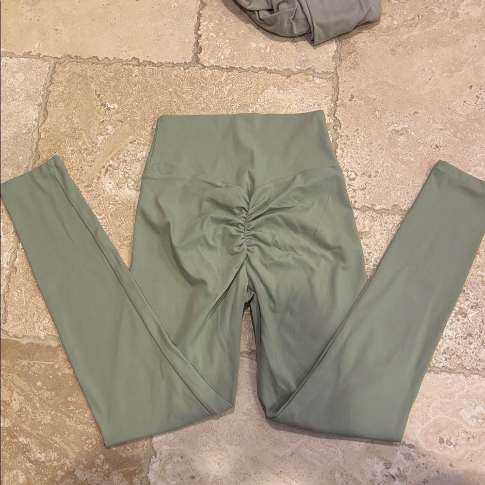 High-Waisted Ruched Leggings